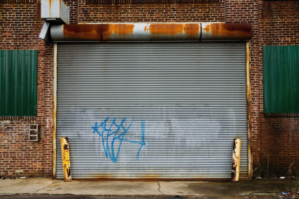 uk-home-improvement-Top-Tips-for-Improving-Your-Garage-Doors-Appearance