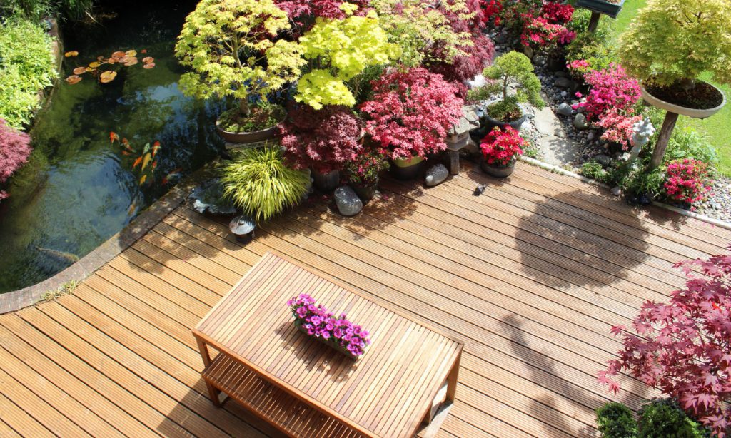 How-Decking-Can-Transform-Your-Backyard-into-a-Functional-and-Stylish-Space